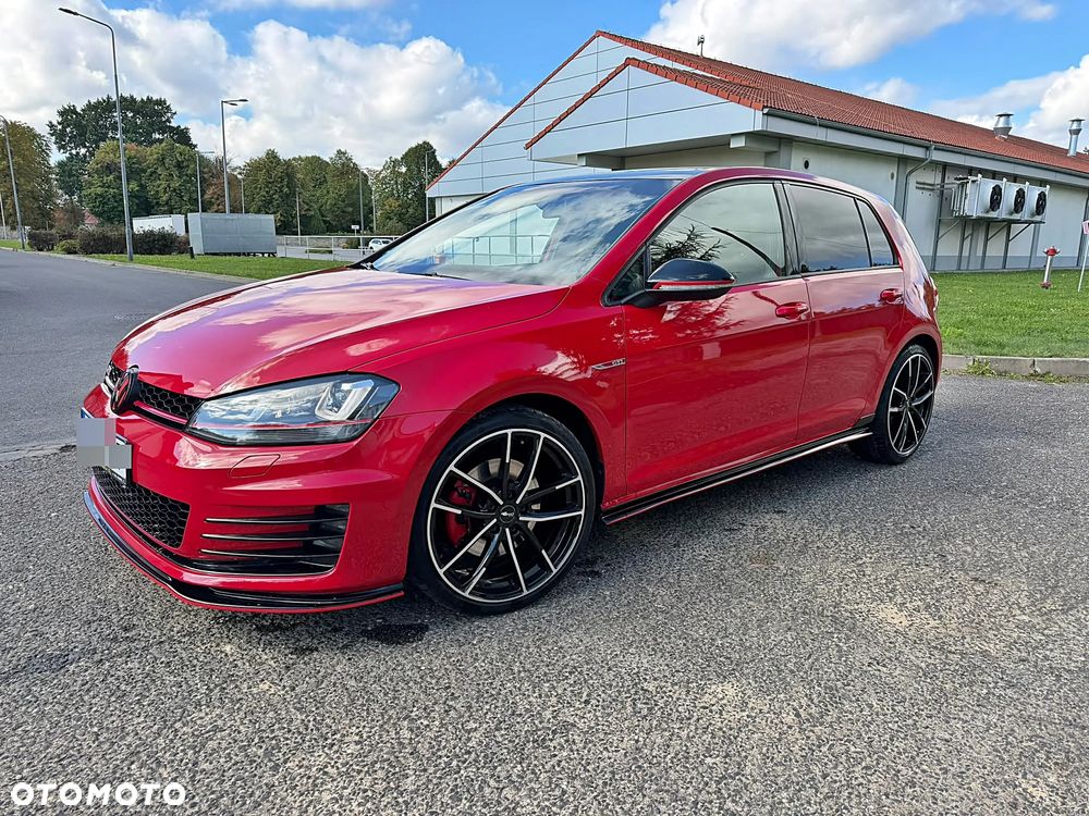 Volkswagen Golf - 2