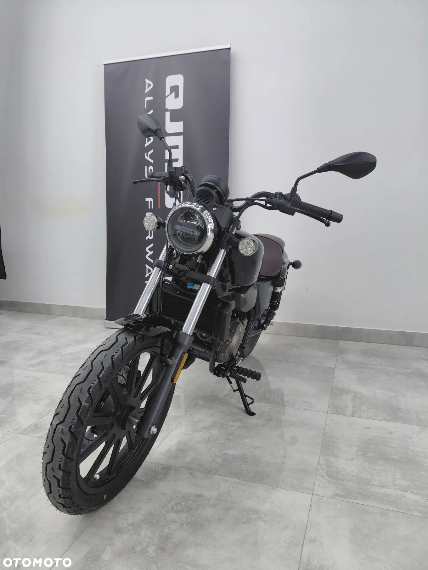 QJMOTOR SRV 125 - 3