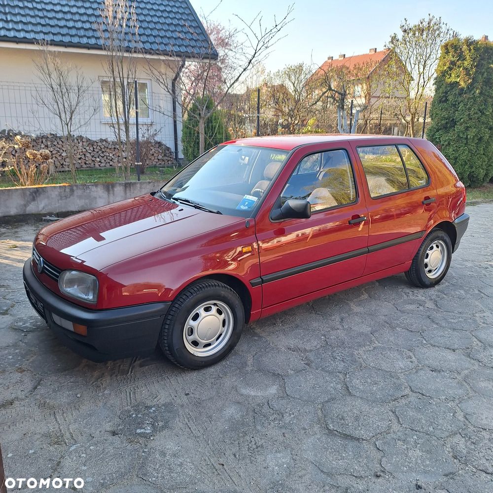 Volkswagen Golf - 1