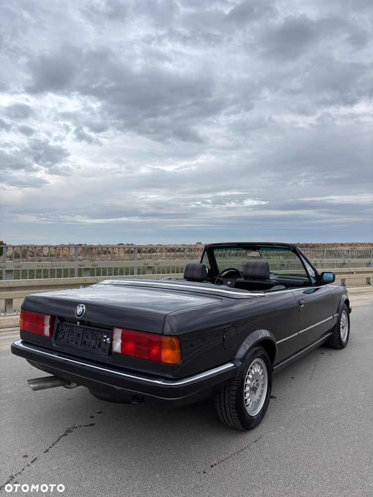 BMW Seria 3 320i - 3