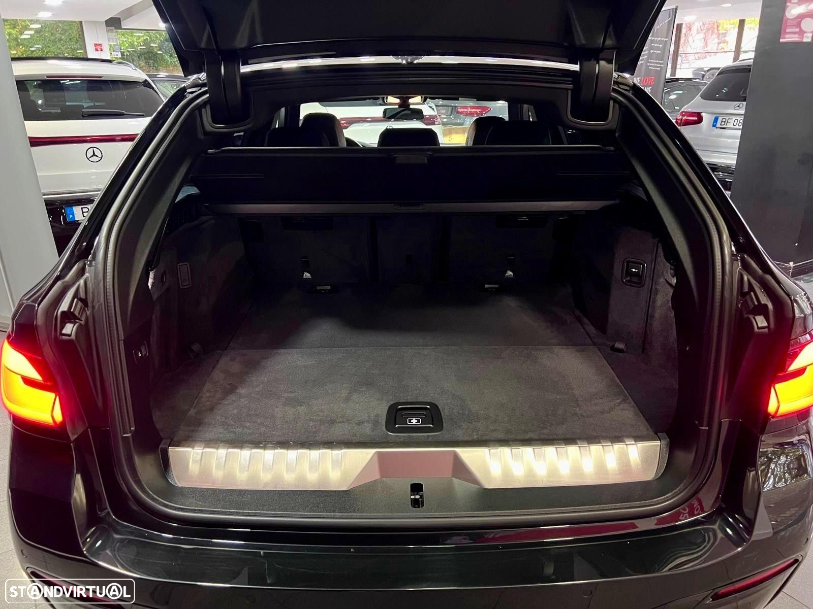 BMW 530 e Pack Desportivo M - 18