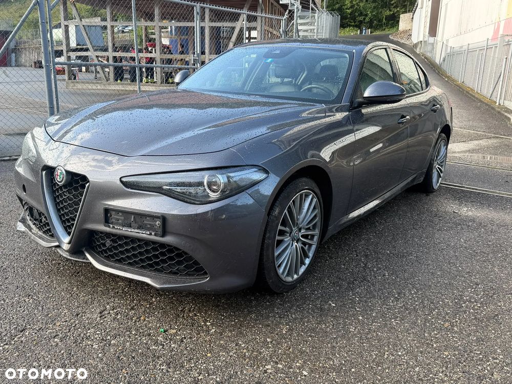 Alfa Romeo Giulia - 1