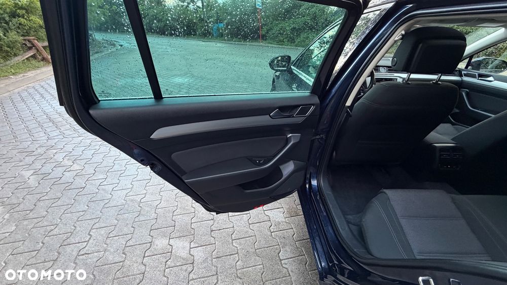 Volkswagen Passat 2.0 TDI SCR (BlueMotion Technology) DSG Comfortline - 9