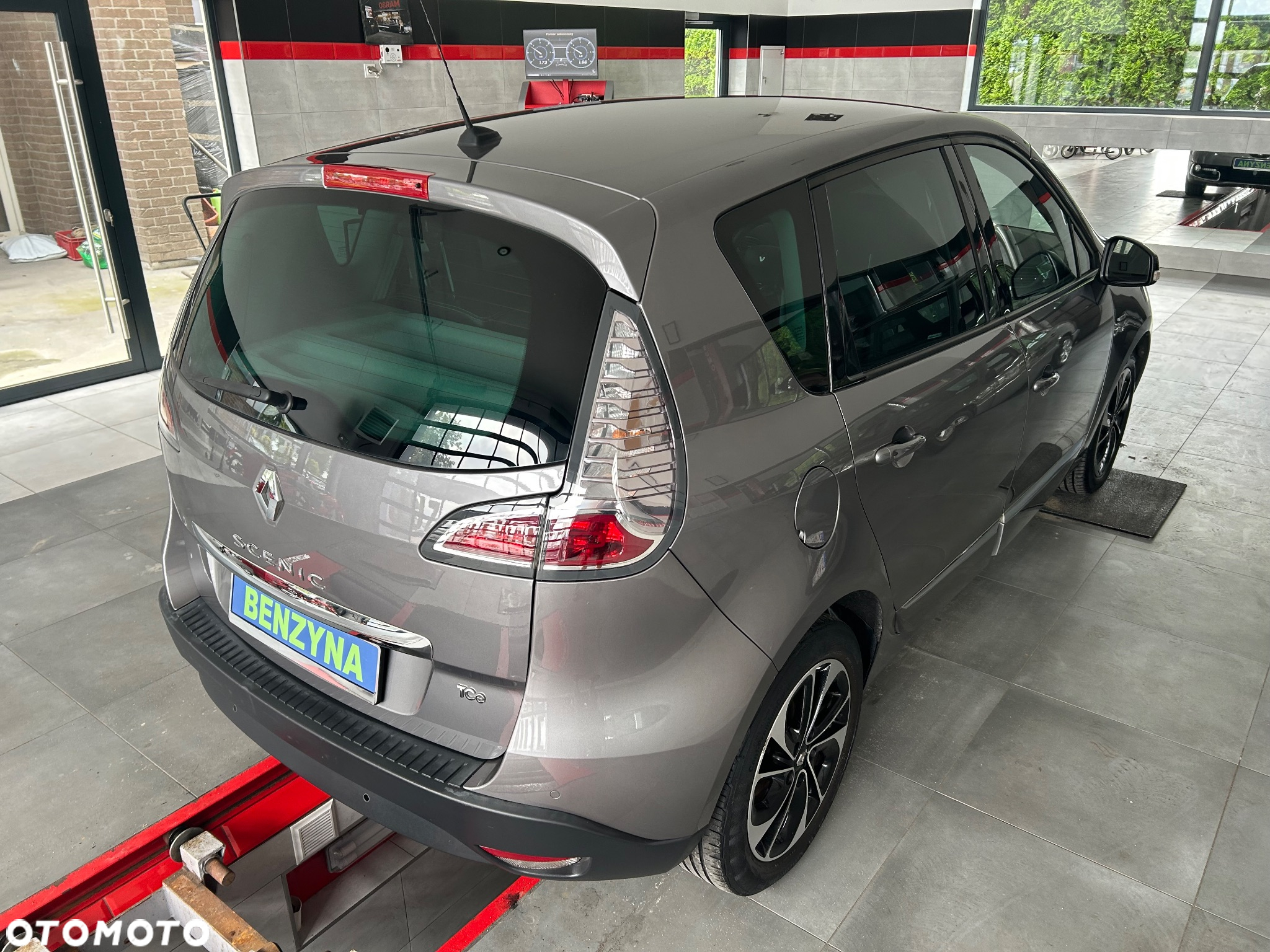 Renault Scenic ENERGY TCe 130 BOSE EDITION - 9