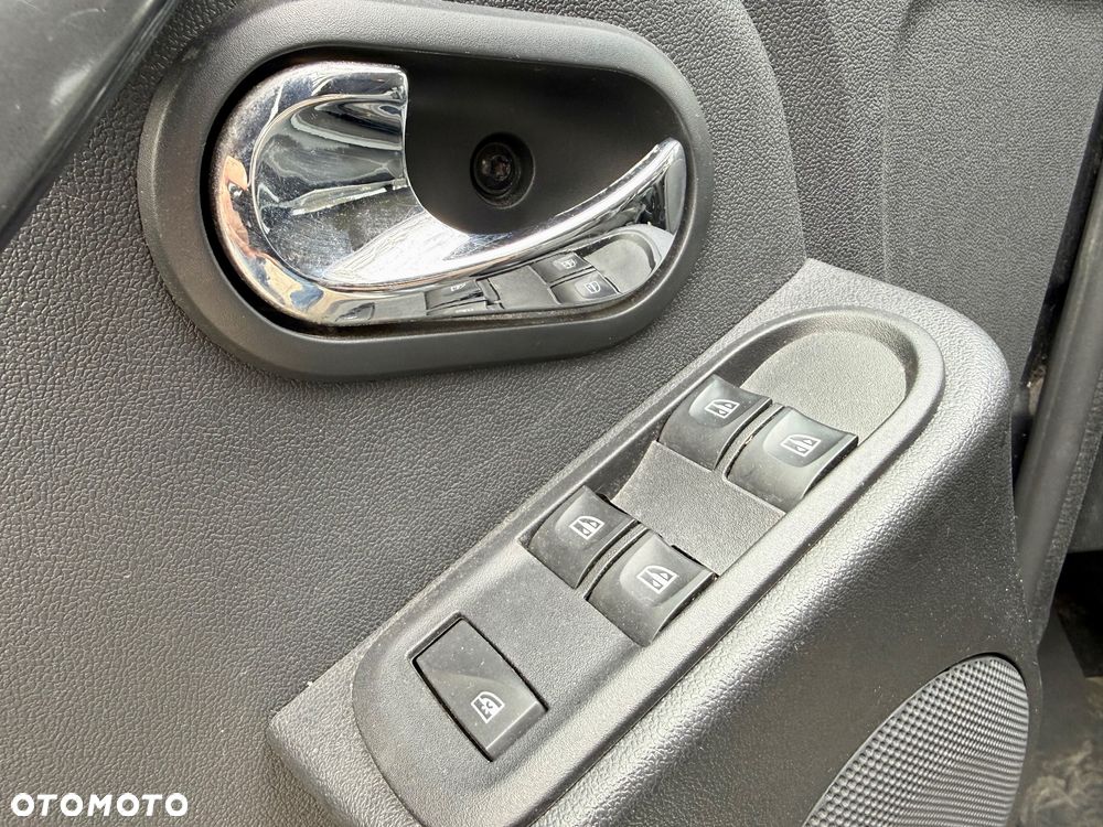 Dacia Duster 1.2 TCe Laureate S&S EU6 - 17