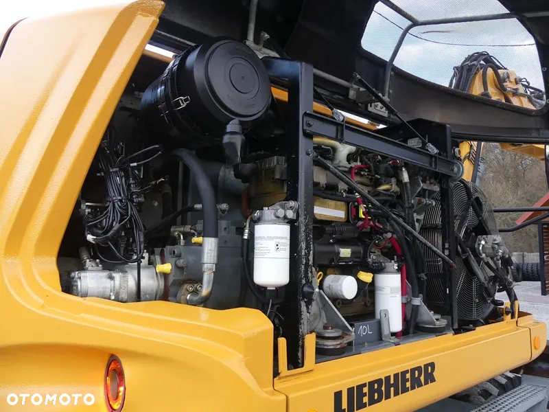 Liebherr A910 Compact / Sprowadzona / Super Stan / - 24