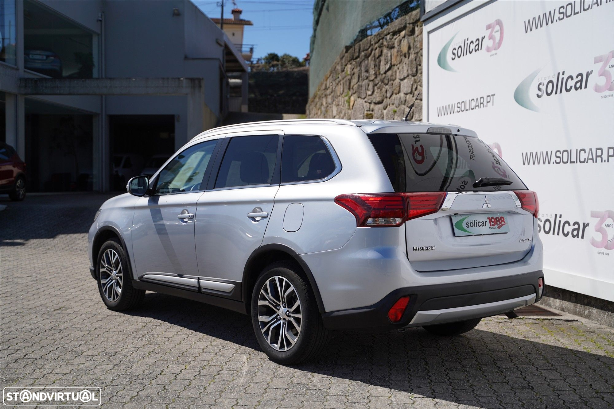 Mitsubishi Outlander 2.2 DI-D Intense - 2