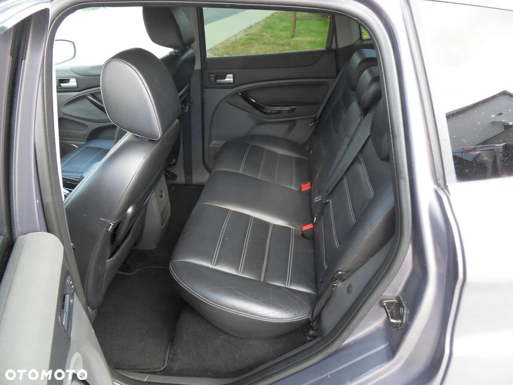 Ford Kuga 2.0 TDCi 2x4 Titanium - 11