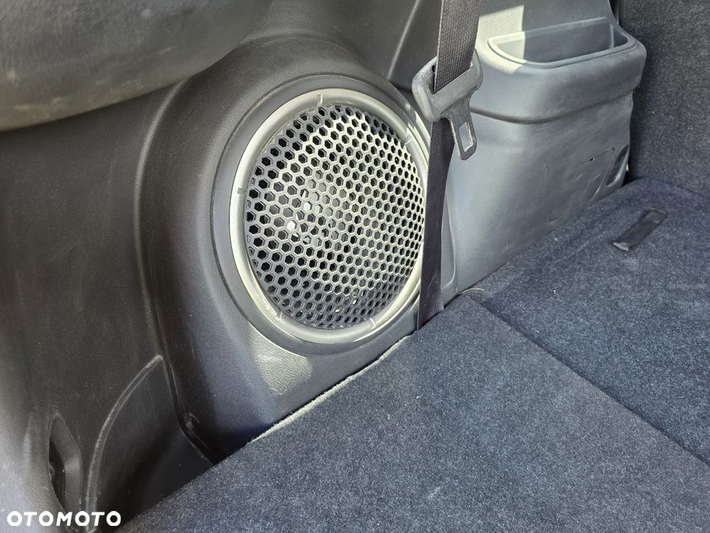 Mitsubishi Outlander - 14