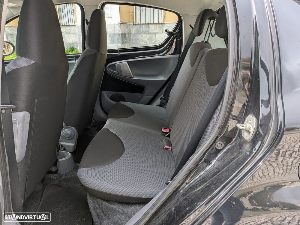 Toyota Aygo 1.0 + AC - 10