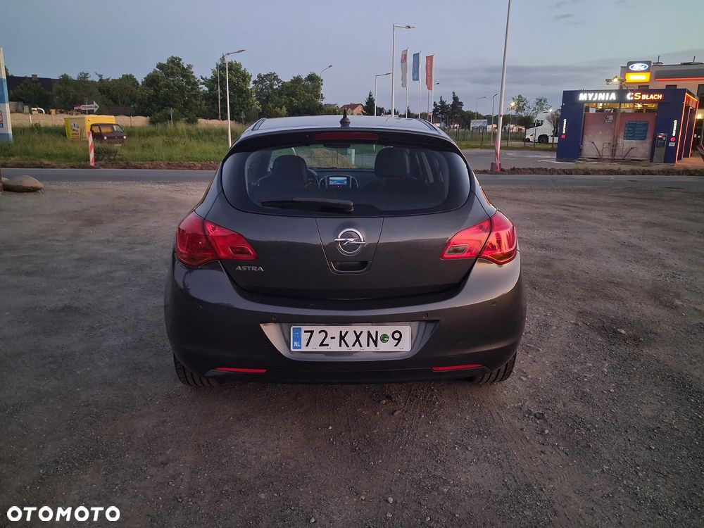 Opel Astra 1.6 Style - 4