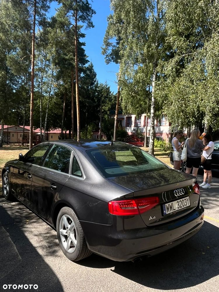 Audi A4 Limousine - 10