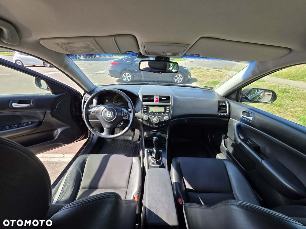 Honda Accord 2.0 Executive - 23