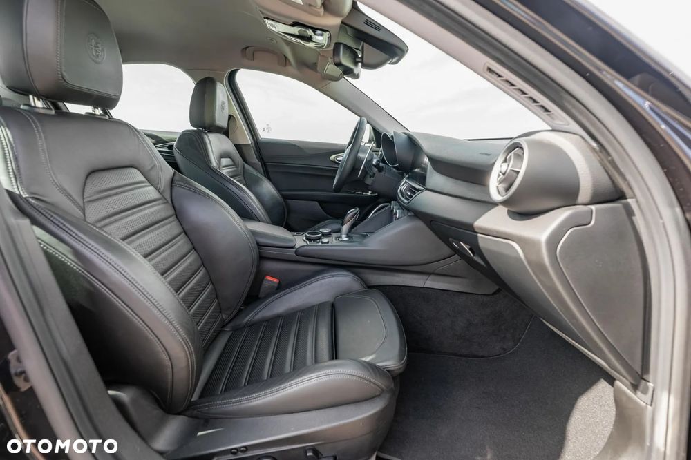 Alfa Romeo Giulia 2.0 Turbo 16V AT8 Veloce - 31