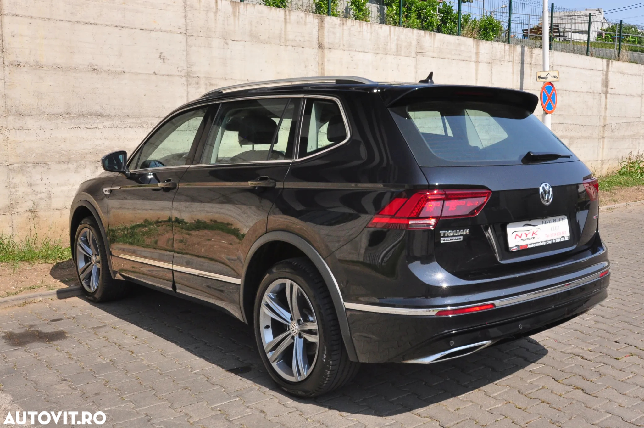 Volkswagen Tiguan Allspace 2.0 TDI 4Mot DSG R-Line - 3