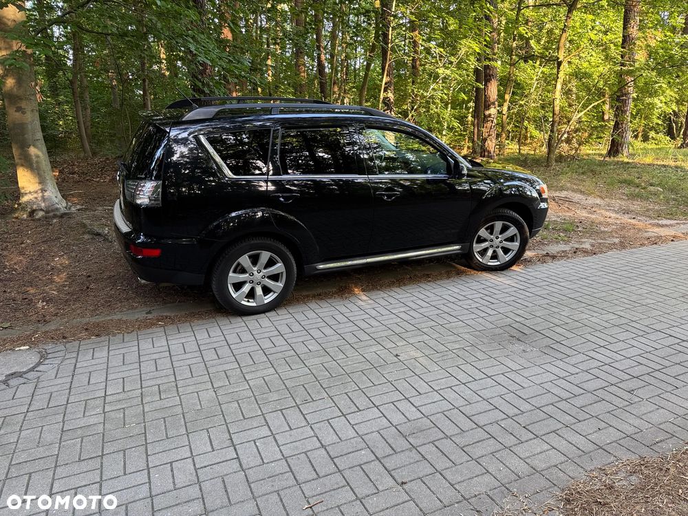 Mitsubishi Outlander 2.4 4WD CVT Intense - 32