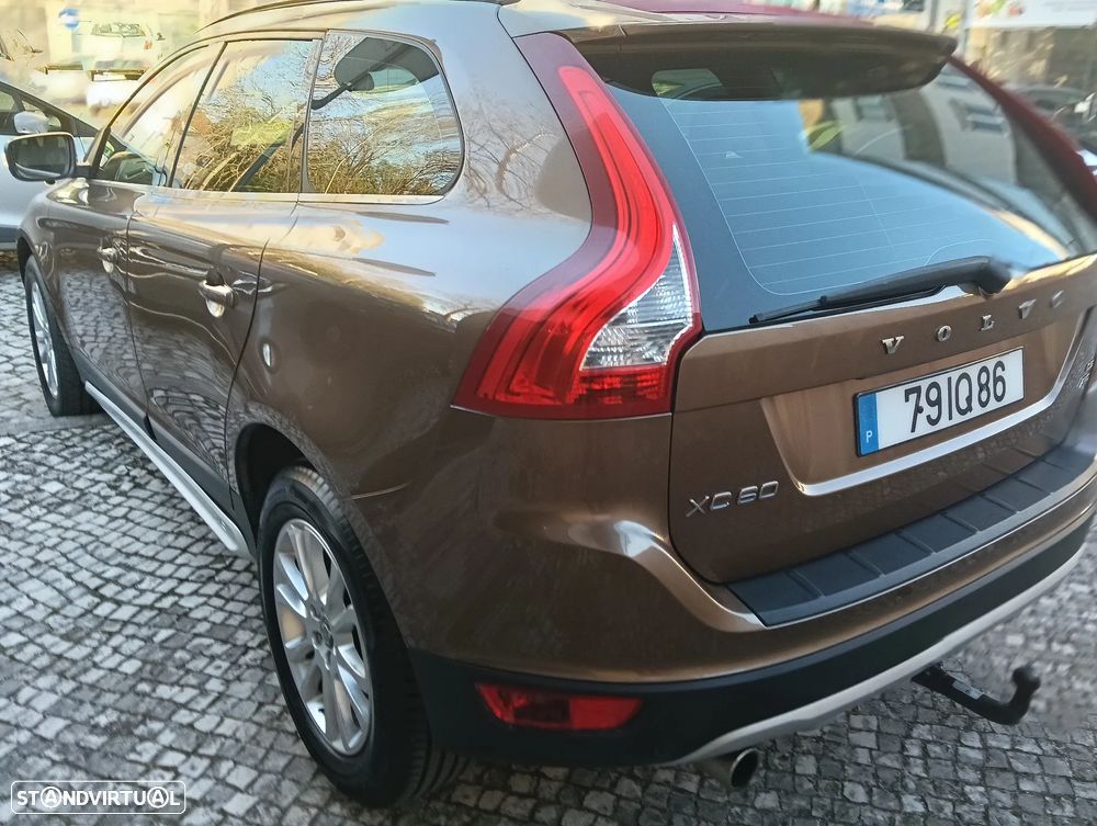 Volvo XC 60 D5 Momentum - 24