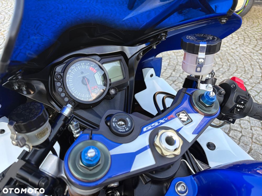 Suzuki GSX-R - 35