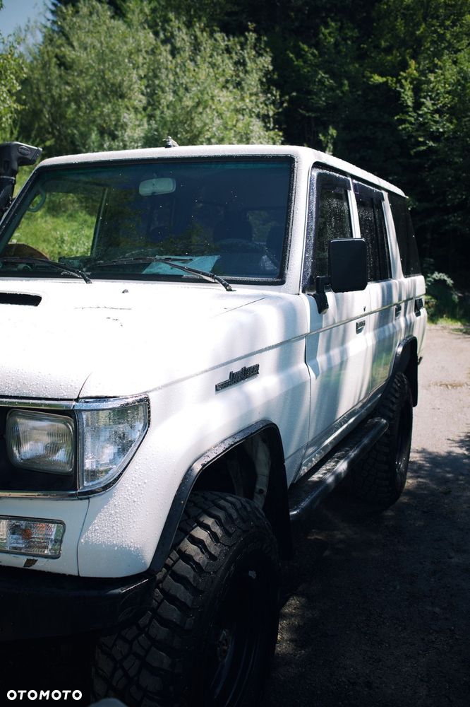 Toyota Land Cruiser - 6