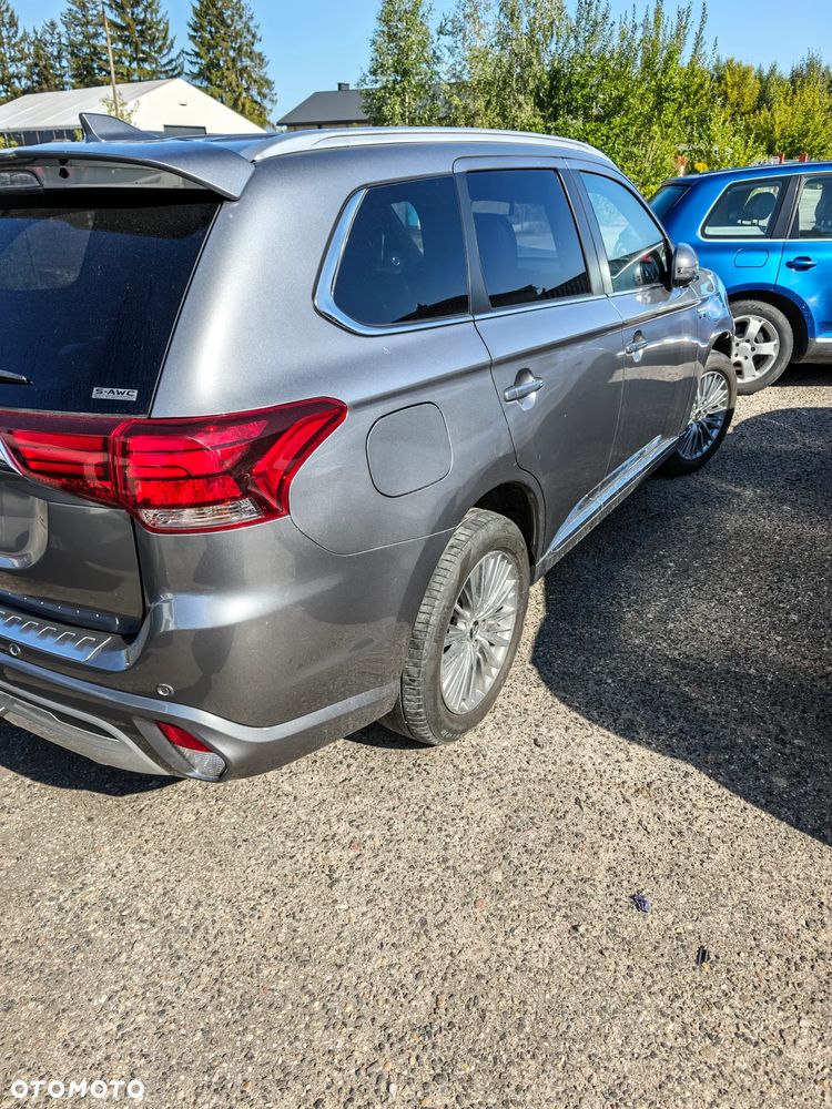 Mitsubishi Outlander 2.4 4WD Diamant+ - 4