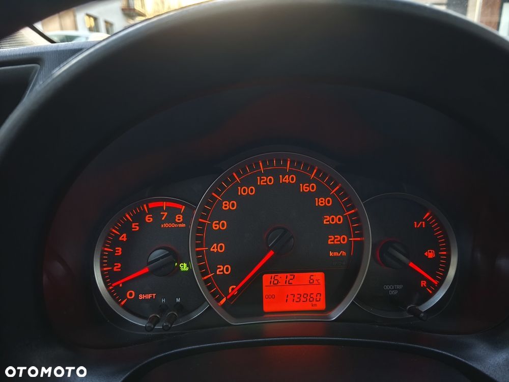 Toyota Yaris 1.33 VVT-i Executive - 26