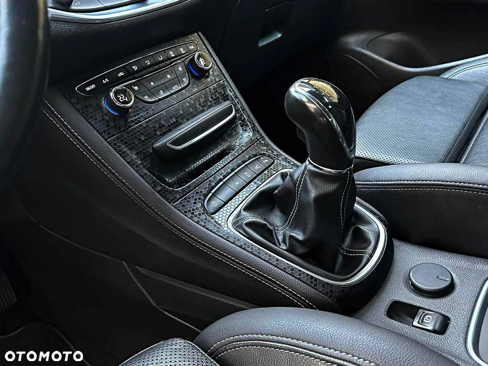 Opel Astra 1.6 CDTI Elite S&S - 34