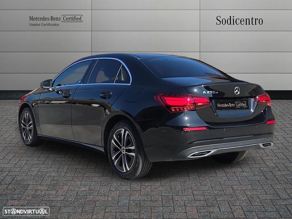Mercedes-Benz A 250 e 8G-DCT Progressive - 4