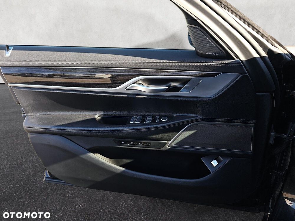 BMW Seria 7 - 17