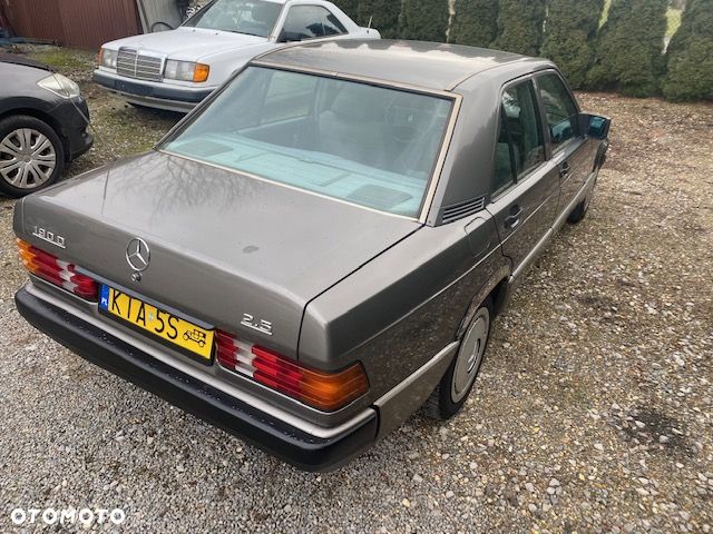 Mercedes-Benz W201 (190) - 6
