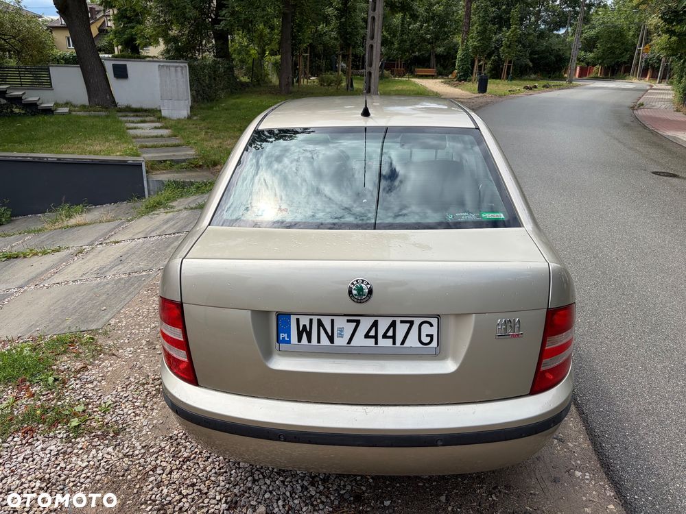Skoda Fabia 1.4 16V Comfort - 4