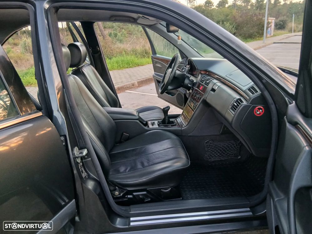 Mercedes-Benz E 220 CDI Elegance - 12