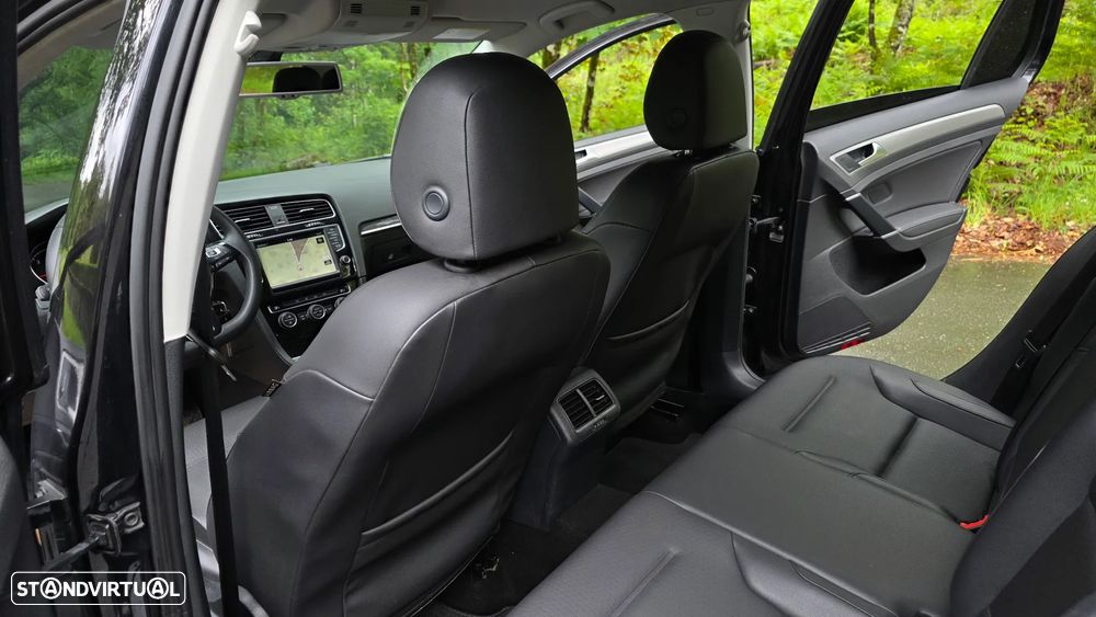 VW Golf 1.6 TDi R-Line - 32