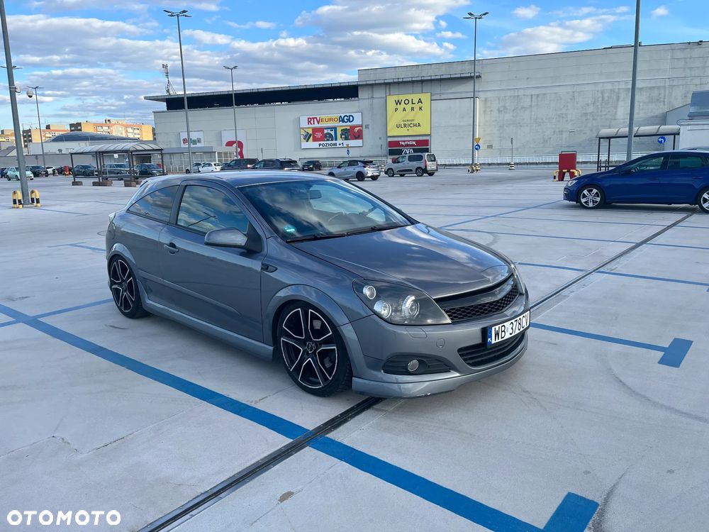 Opel Astra 2.0 T Cosmo - 1