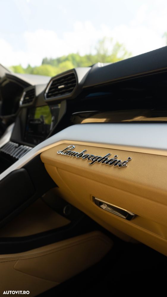Lamborghini URUS - 14