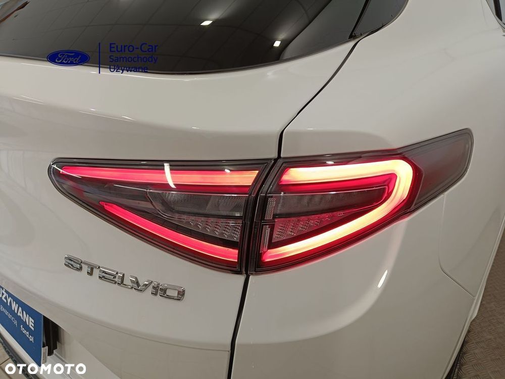 Alfa Romeo Stelvio 2.0 Turbo Veloce Q4 - 37