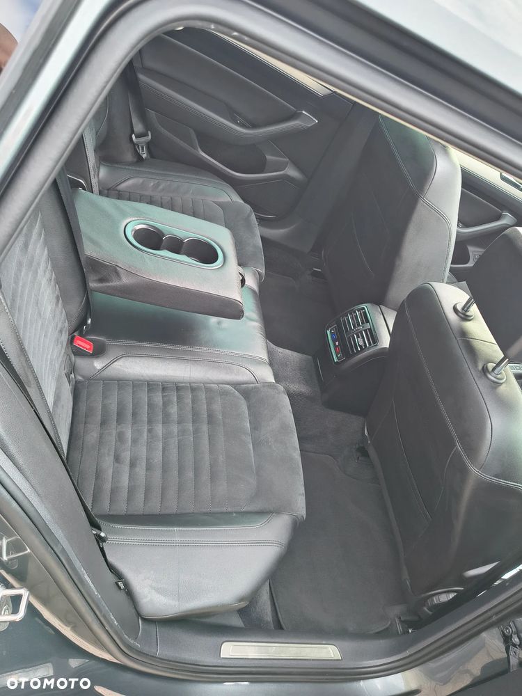 Volkswagen Passat 2.0 TDI SCR (BlueMotion Technology) Comfortline - 23