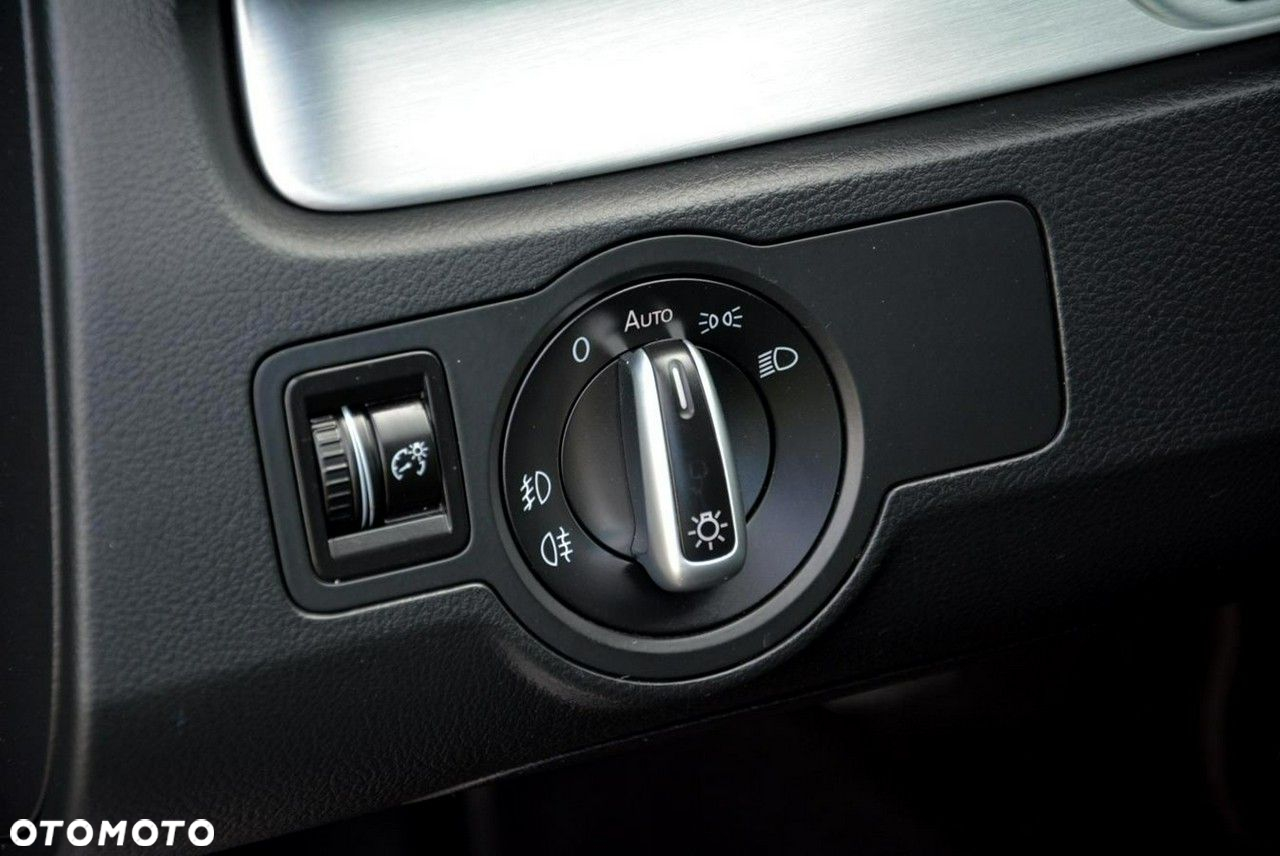 Volkswagen Passat Variant 2.0 TDI BlueMotion Technology Highline - 33