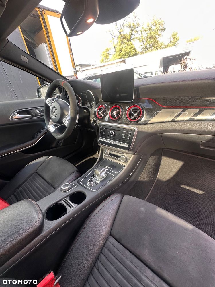 Mercedes-Benz GLA AMG 45 4-Matic - 29