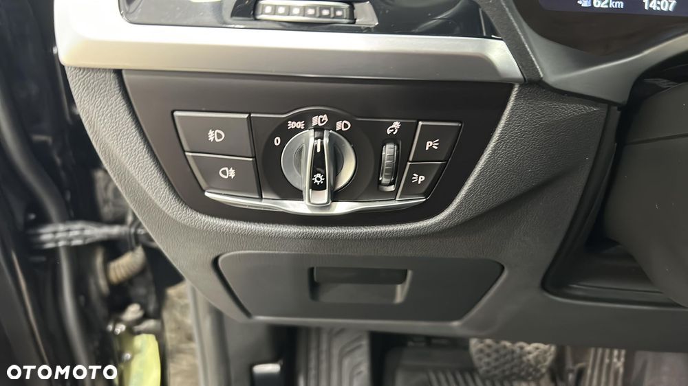 BMW X3 xDrive20i - 27