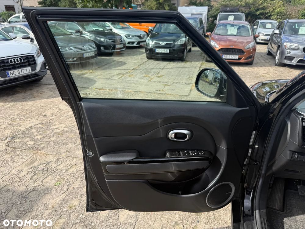 Kia Soul 1.6 CRDI Dream Team Edition - 10