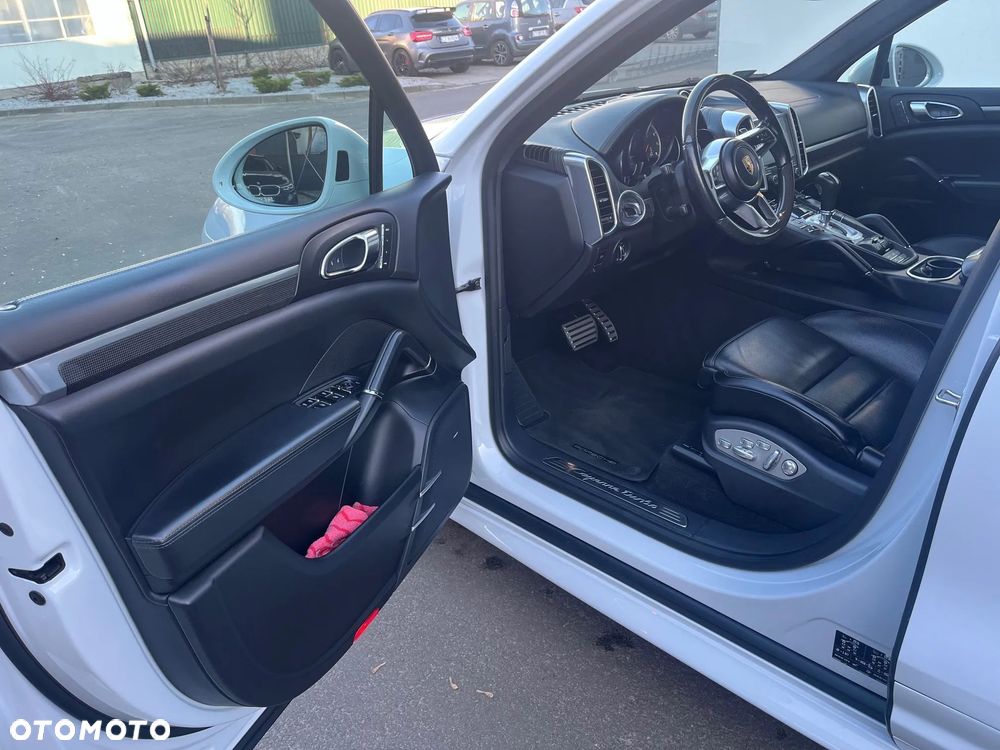 Porsche Cayenne Turbo - 17