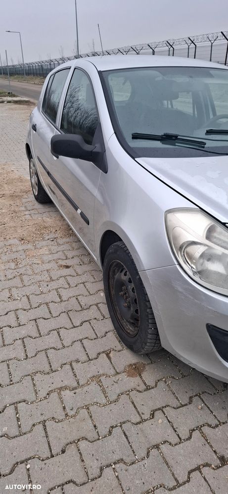 Renault Clio III 1.5dCi Dynamique - 6