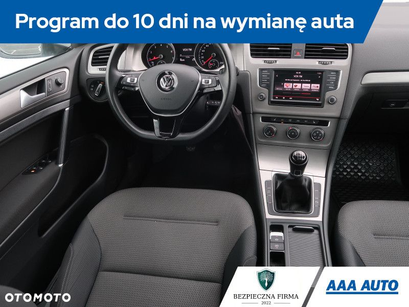 Volkswagen Golf - 8