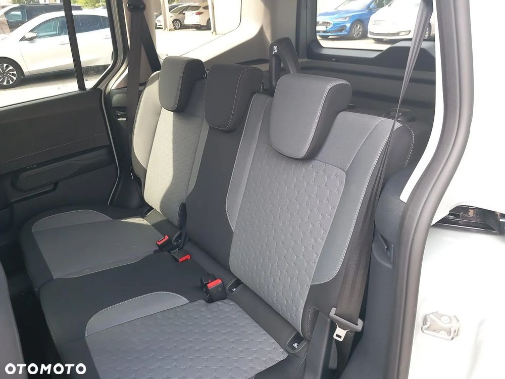 Ford Tourneo Courier - 16