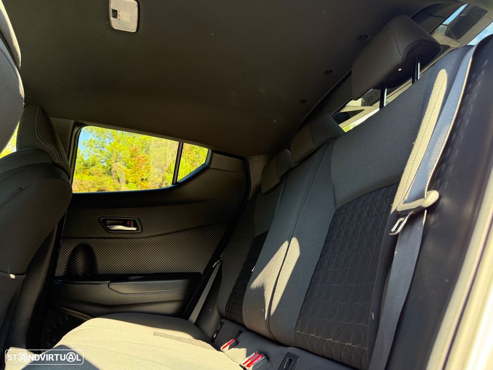 Toyota C-HR 1.8 Hybrid Square Collection - 55