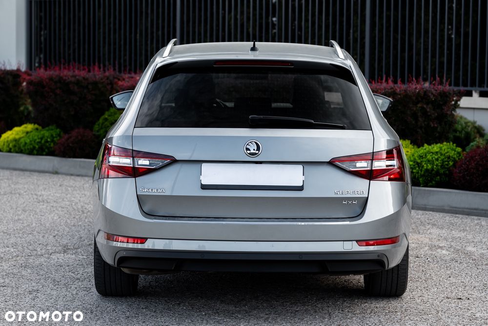 Skoda Superb 2.0 TDI 4x4 L&K DSG - 8