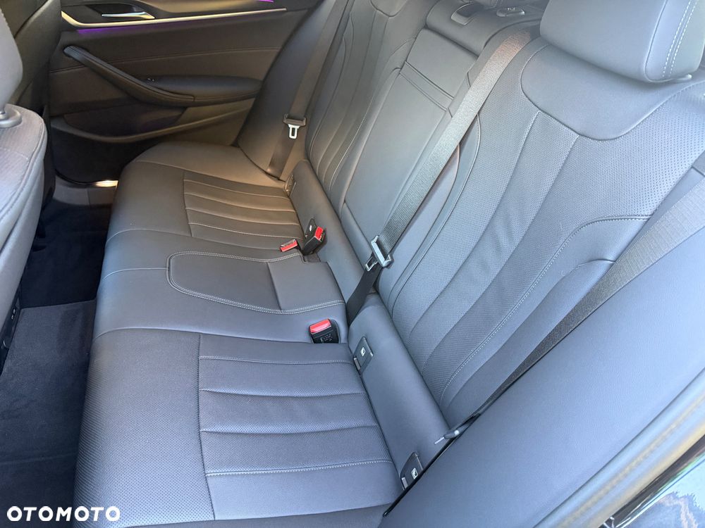 BMW Seria 5 520d mHEV M Sport sport - 11