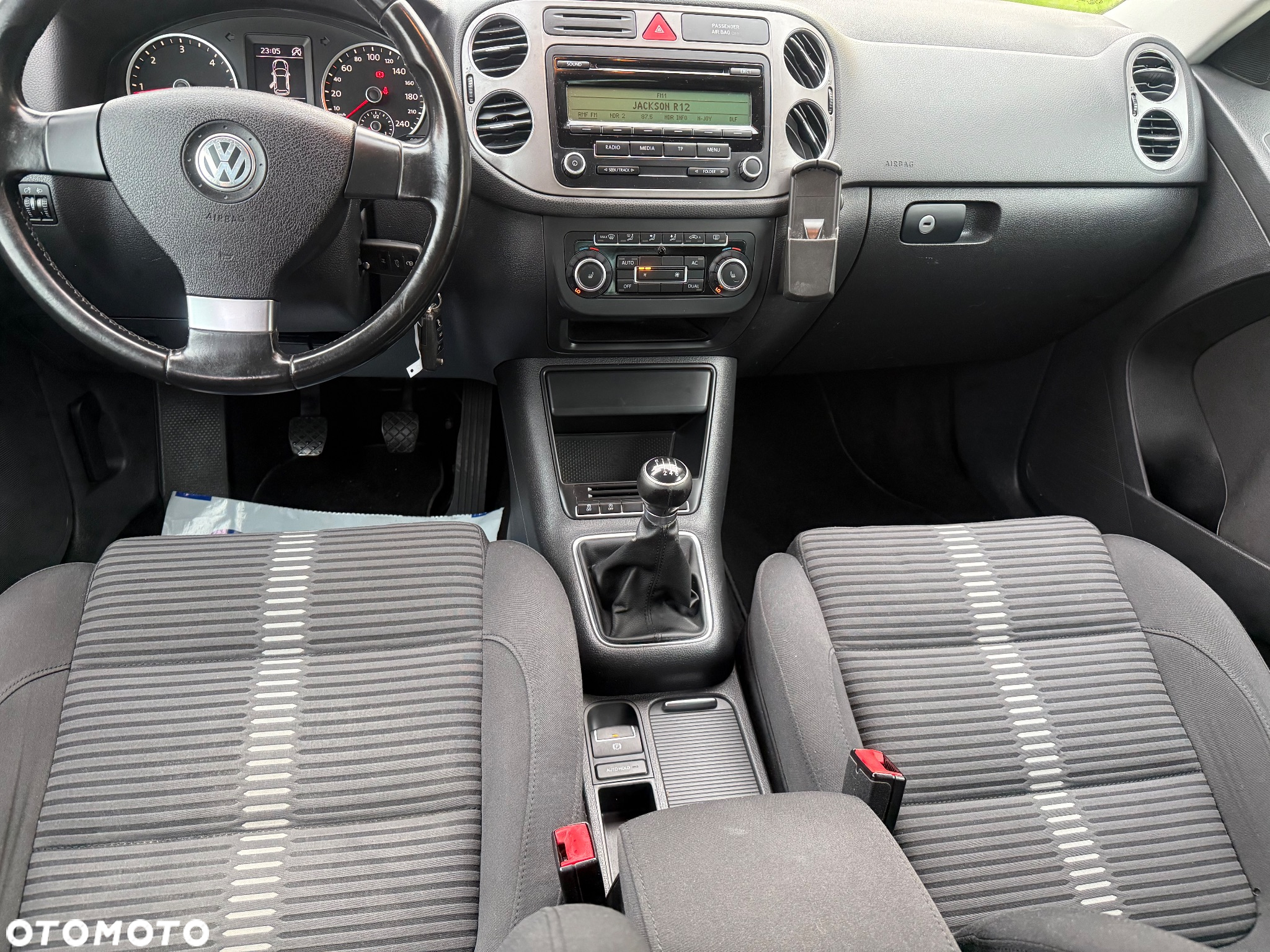 Volkswagen Tiguan - 19