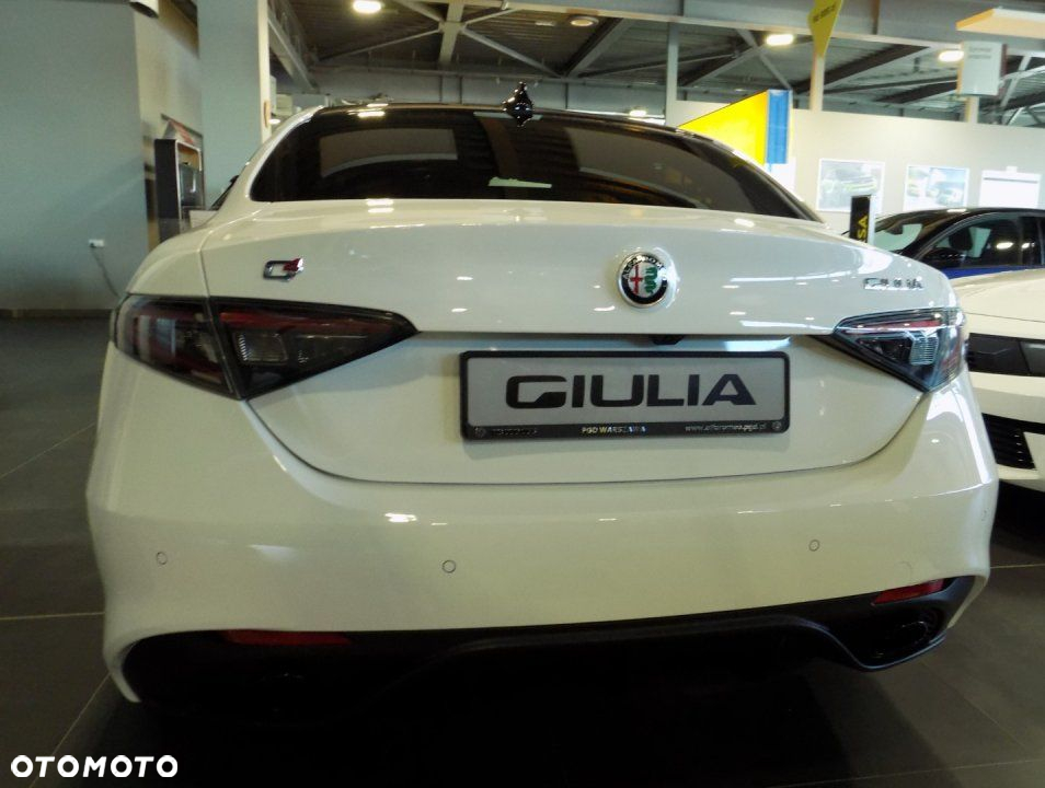 Alfa Romeo Giulia - 10