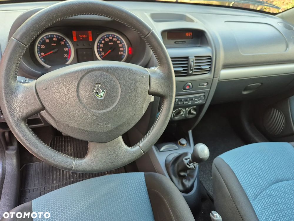 Renault Clio - 17